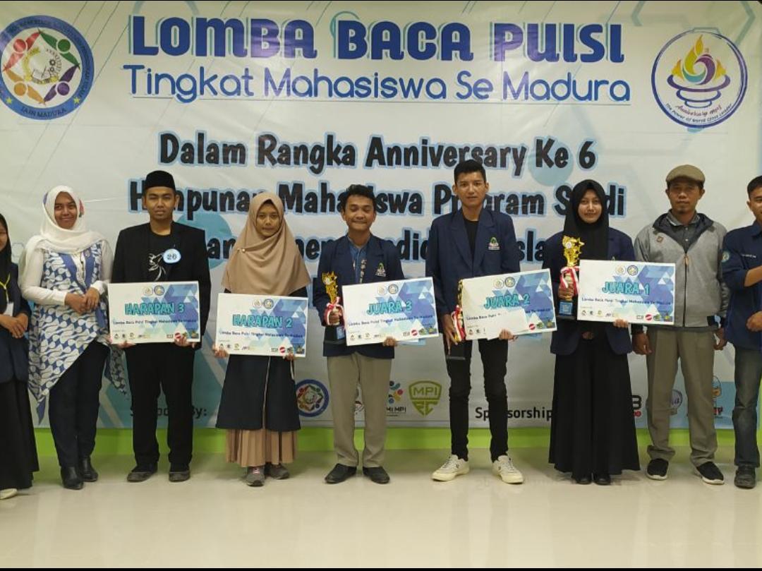 Prestasi  : "Fani Reza Safrijal" Mahasiswa Prodi T.IPS  meraih juara 2 lomba baca puisi Se-Madura 