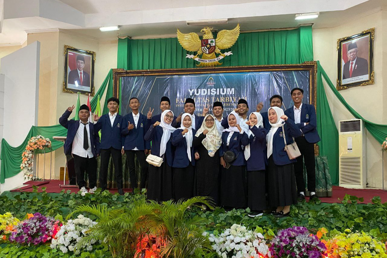 Selamat, 16 Mahasiswa Tadris IPS Yudisium