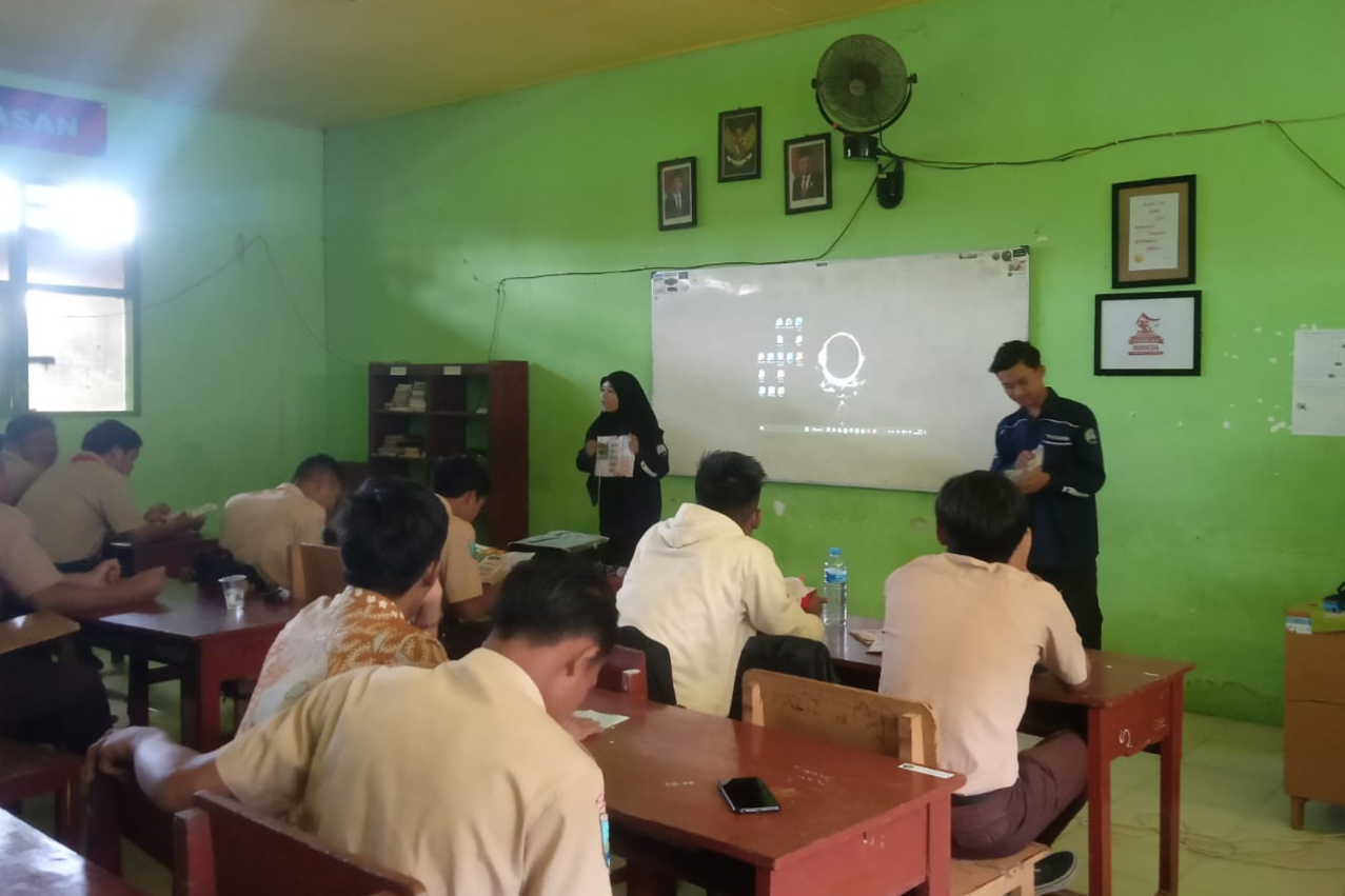 Tadris Ilmu Pengetahuan Sosial IAIN Madura Goes to School: Membawa Edukasi Sosial ke Sekolah-Sekolah